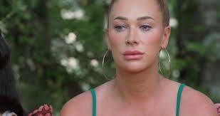 Anna Shulman's Instagram, Twitter & Facebook