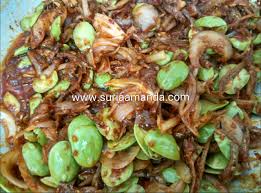 Sambal ikan bilis or ikan bilis sambal (dried anchovies cooked in spicy paste) is synonymous with nasi lemak in malaysia. Suria Amanda Resepi Sambal Ikan Bilis Petai