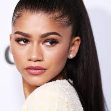 Forget the messy hair look this fall. 20 Times Celebrities Rocked Gorgeous Slicked Back Ponytails