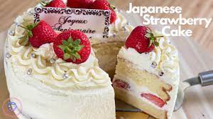 Place one layer of cake on a cake plate, and top with whipped cream and chopped strawberries. Fresh Strawberry Cake Recipe Japanese Strawberry Shortcake ã‚¤ãƒã‚´ã®ã‚·ãƒ§ãƒ¼ãƒˆã‚±ãƒ¼ã‚­ Elegant Birthday Cake Youtube