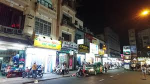 (it's now also one of the hottest spot for digital nomads to move too thanks to its cheap cost of living.) Kawasan Makanan Halal Di Ho Chi Minh City Vietnam Ajak Anak