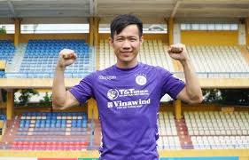 Quá bất ngờ, hà nội fc hưởng lợi lớn.điều không thể trong lịch sử bđvn đón xem tin tức mới nhất của bóng đá việt nam. Táº¥n Tai Khoac Ao Sá»' 14 á»Ÿ Ha Ná»™i Fc Sáºµn Sang Ra San á»Ÿ Vong 11 V League Bao Gia Lai Ä'iá»‡n Tá»­ Tin Nhanh Chinh Xac
