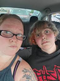 🏋️‍♀️🏋️‍♀️Always great to have a partner….. 💓💓Who got a workout in  today? Comment below and I will give one lucky customer a $10 TC credit!!  🥂🥂Make it a great day!!!