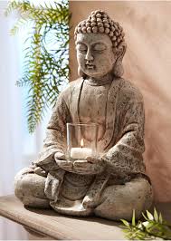 Ruhevolles Ambiente Toller Deko Buddha Mit Windlicht Grau Buddha Deko Statuen Buddha
