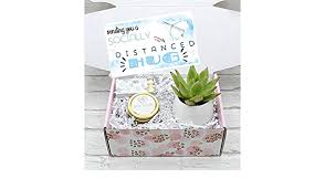 A special a hug in a box, this is the perfect box to send a friend or a loved one that's in need of a hug. Amazon Com Sending You A Socially Distanced Hug Quarantine Encouragement Gift Box Xfi5 Home Kitchen