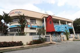 The session end when kids finish their daily work and correction. Real Kids Wangsa Melawati R E A L Kids