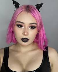 ℌ𝔢𝔶, 𝔡𝔬𝔫'𝔱 𝔩𝔢𝔱 𝔪𝔢 𝔬𝔲𝔱 𝔶𝔬𝔲𝔯 𝔰𝔦𝔤𝔥𝔱 ℭ𝔞𝔫'𝔱 𝔱𝔯𝔲𝔰𝔱  𝔪𝔶𝔰𝔢𝔩𝔣 𝔱𝔬𝔫𝔦𝔤𝔥𝔱 🦇 Ya estamos en la mejor época del año 🖤  #halloween #halloweencostume #makeup #halloweenmakeup #darkgirl  #blackoutfit #disfraz #foryou #nofilter ...