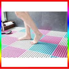 Hadir dengan desain premium yang cocok untuk desain interior rumah cantik anda. Jual Polkadot Karpet Kamar Mandi Anti Slip Karet Kotak 30x30cm Bathroom Non Slip Mats Bedroom Terbaru Juli 2021 Blibli