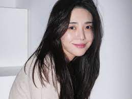 그러나 c씨의 또 다른 지인이 권민아와 권민아 남자친구가 올린 글은 모두 거짓이라고 주장했다. ê¶Œë¯¼ì•„ ë˜ ê·¹ë‹¨ì  ì„ íƒ ì‹œë„ ê³¼ë‹¤ì¶œí˜ˆë¡œ ìˆ˜ìˆ  ì¡°ì„ ì¼ë³´