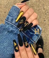 6 160 Likes 70 Comments Honey Phan Hnnailsbyhoney On Instagram Stay Golden Adidas These D Adidas Nails Bling Acrylic Nails Cute Acrylic Nail Designs