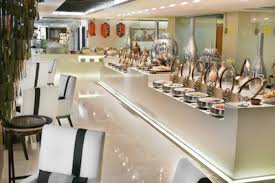 ملتقي الشرق والغرب نارسس الرياض سفاري نت