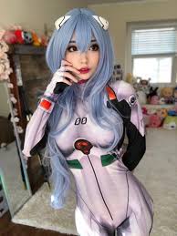 Emiru has her needs fulfilled at Twitch-con (Femsub, optional femdom path)  - Image Chest