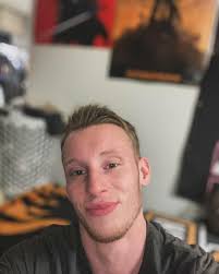 Fresh kicks and big checks ✍️🤌