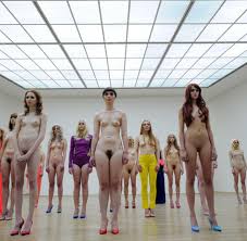 Beecrofts Werk: Wenn 20 nackte Frauen Kunst werden - Bilder & Fotos - WELT
