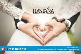Penipuan ini terungkap setelah wedding organizer ini tidak mengirimkan katering makanan ke sebuah resepsi pernikahan yang menggunakan jasanya, pada minggu (2/2). Penipuan Hd Wedding Organizer Kisah Pengantin Ditipu Wedding Organizer Di Hari Pernikahan Kliktrend Com Belum Reda Kasus Penipuan Jasa Umroh First Travel Yang Menyeret Nama Andika Surachman Dan Anniesa Hasibuan