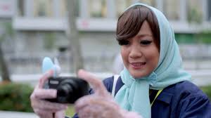 Disana mereka mula bergaya seperti anak orang kaya dan mengenali dani dan idzham. Download Jula Juli Bintang Cinta Trailer Movie Mp4 Mp3 3gp Mp4 Mp3 Daily Movies Hub