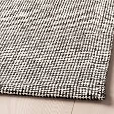 Tiphede Tapis Tisse A Plat Gris Blanc Ikea In 2020 Flatwoven Flat Woven Rug Ikea Rug