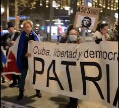Continua el asedio contra el consulado de Cuba en Barcelona - El Común