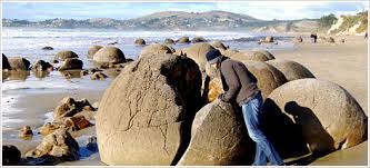 Mar 12, 2020 · lying on the shores of koekohe beach, the golden sands and pristine water make for the perfect backdrop to these incredible boulders. Home Moeraki Boulders New Zealand Cafe Bar Gift Shop