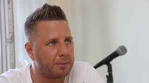 Krisztián zámbó (born 9 march 1980) is a hungarian singer. Zambo Krisztian 60 Milliot Bukott Blikk