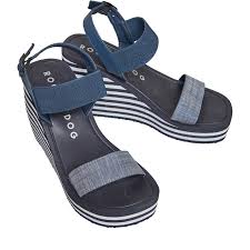 Chaussure pour femme ,selection botty,chaussure basse, sandale charles ix ,bout fermé, dessus bleu marine sur semelle compensée façon corde.libellé fournisseur : Rocket Dog Sandales Tampico Dean Femme Bleu Marine