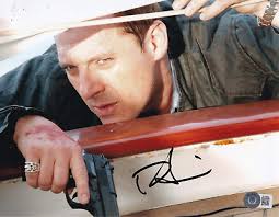 TOM SIZEMORE signed (HEAT) Late Movie Actor 8x10 photo BECKETT BAS BL52656