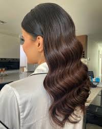 Ma a chi sta bene una tinta nero blu? Colore E Colpi Di Sole La Scelta Giusta Per Te Leggi La Guida Treatwell Treatwell