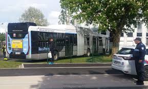 Il n'y a heureusement pas eu de blessés. Meaux Un Chauffeur De Bus Perd Le Controle De Son Vehicule