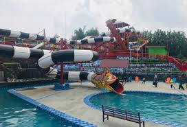 Kumpay Waterpark Subang Gazebo Hiburan Kolam