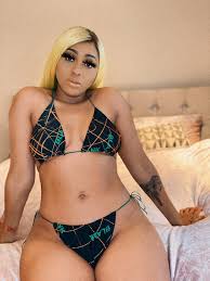 Nadia nakai's is one of the baddest female rappers in africa. Nadia Nakai 40 Bars Music Video Ft Emtee And Dj Capital Facebook