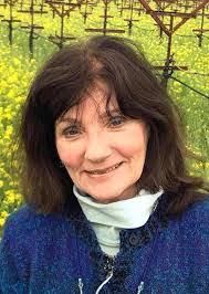 Elisa Bowen's Instagram, Twitter & Facebook