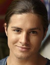 Travis Burns's Instagram, Twitter & Facebook