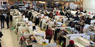Vide grenier autour de moi. Un Premier Reseau De Vide Greniers Permanents En Franchise