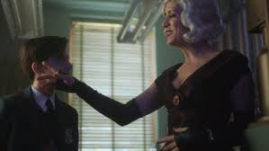 And an activist and strong voice for climate change, ocean conservation and women's rights. Mitts Long Sleeved The Handler Kate Walsh In The Umbrella Academy S01e06 Spotern