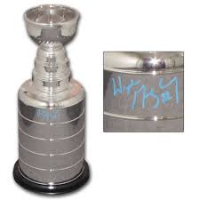 Two hours after the oilers won the stanley cup in 1988, gretzky learned from his father that the oilers were despite being underdogs against the defending stanley cup champion edmonton oilers in the smythe division semifinals, gretzky led the kings to a shocking upset of his old squad. Wayne Gretzky Autographed 2 Stanley Cup Replica Edmonton Oilers Nhl Auctions