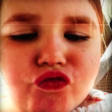 Holly And Zoe Hess (holmonet)