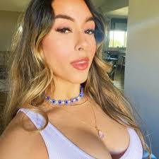 Alondra Valdez's Instagram, Twitter & Facebook