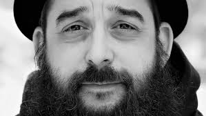 Prix de la nouvelle Radio-Canada 2025 : voix connues et nouveaux talents  dans la liste préliminaire