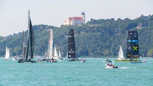 1940 és 1989 között hétszer volt a leggyorsabb a tókerülőn. Fur 535 Boote Fiel Der Startschuss Bei Der 52 Kekszalag Segelregatta Wunderbarerbalaton De