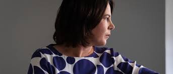Последние твиты от annalena baerbock (@abaerbock). Grunen Kanzlerkandidatin Im Interview Gendergerechte Sprache In Gesetzestexten So Denkt Baerbock Daruber
