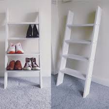 Kaufen sie ihre modernes schuhregal doch direkt online versandkostenfrei kauf auf rechnung möglich kurze lieferzeiten. White Solid Wood Shoe Rack To Accommodate 8 Shoes And A Shelf On The Top For Keys Letters Dimensions W 42cm X H 100cm Item Holzschuhregal Schuhregal Regal