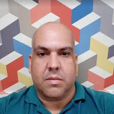 Angel Molero (@angelisauro)