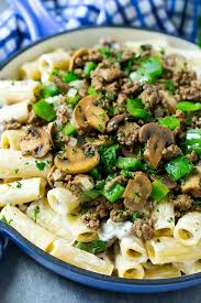 I would serve a chianti or a pinot noir with this meal, but if you want to start or end the night with something fun, serve prosecco floats. 60 Easy Pasta Dinner Recipes Best Family Pasta Dishes