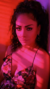 Poema que viene en la X Antologia de Poetas Unidos por el Mundo!! ¡MESTIZA  SOY! Soy mexicana... Mi piel es morena, ¡Mestiza soy! Soy mexicana... ¡En  Guanajuato, naci yo! Por mis venas