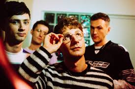 Listen to music from glass animals like heat waves, tangerine & more. On The Cover Glass Animals Everything That Made Me Who I Am Was Taken Away By The Accident