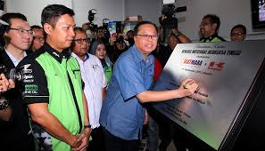 Pusat giatmara menawarkan 39 jenis kursus di bawah 12 jenis kluster iaitu mekanikal, seni bina, pengangkutan, pembuatan, percetakan, elektrikal, komputer & it, fabrik, elektronik/ mekatronik. Giatmara Lahir 30 264 Pakar Motosikal