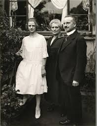 August sander artist overview and analysis. Objective Romantic The Paradox Of August Sander National Gallery Of Canada