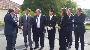 A moins de 30 ans, il secondera le ministre de l'education nationale sur les questions de jeunesse, de vie associative et du service national universel (snu). Deplacement Dans La Somme De M Gabriel Attal Secretaire D Etat Actualites Accueil Les Services De L Etat Dans La Somme