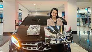 Geluti Hobi, Michelle Ziudith Lupa Diri