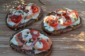 Les Recettes De Nathou Tartines Au Saumon Fume Tomates Cerise Mozzarell Recette Tartine Tartine Saumon Saumon Fume